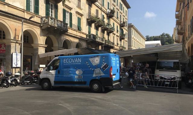 Raccolta differenziata: riparte la consegna diretta dei kit ed è attivo il servizio di Ecovan. 